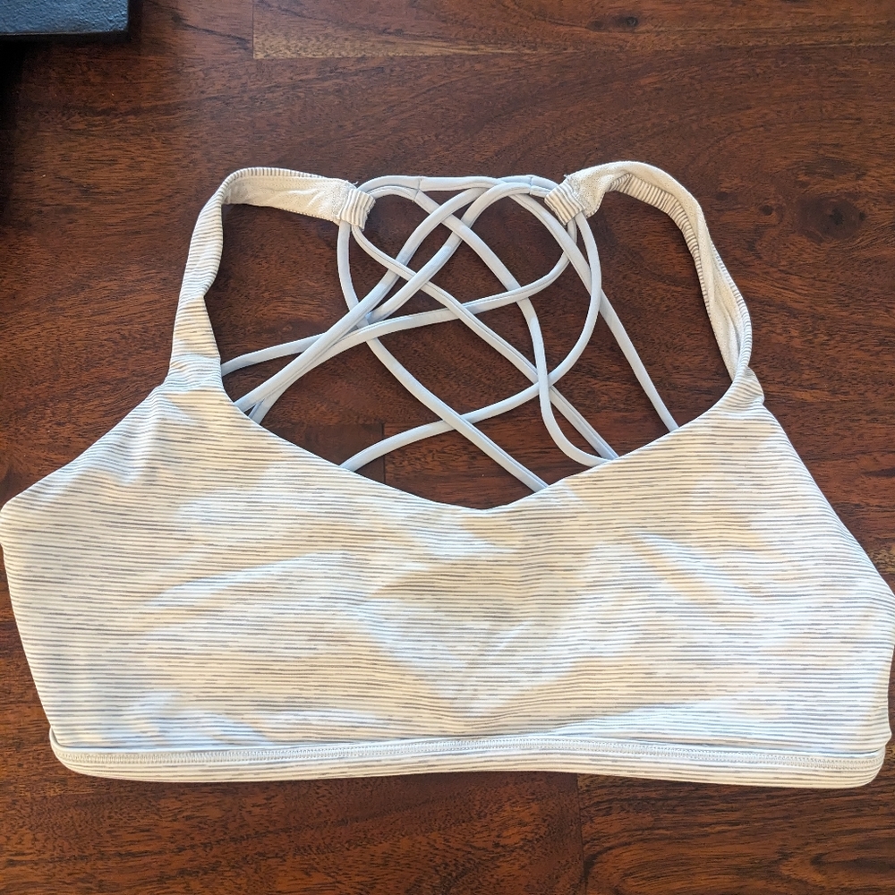 Lululemon Free to Be bra size 8 heathered grey